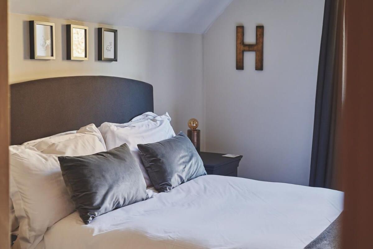 Large Stylish Luxury Cotswold Cottage - Ideal For Families, W/ Ev Charging 安多弗斯福德 外观 照片