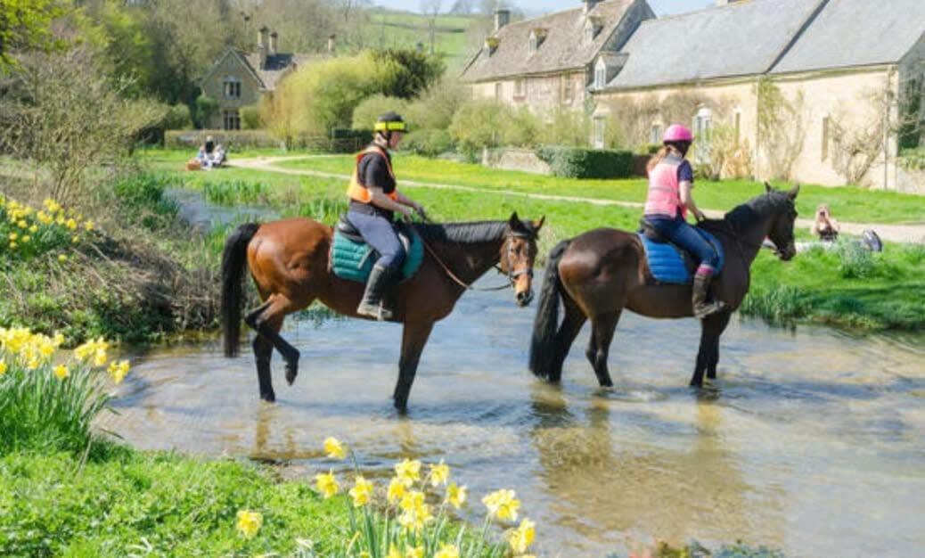 Large Stylish Luxury Cotswold Cottage - Ideal For Families, W/ Ev Charging 安多弗斯福德 外观 照片