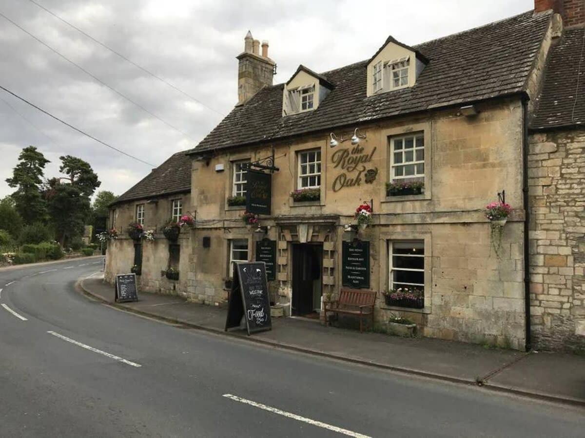 Large Stylish Luxury Cotswold Cottage - Ideal For Families, W/ Ev Charging 安多弗斯福德 外观 照片