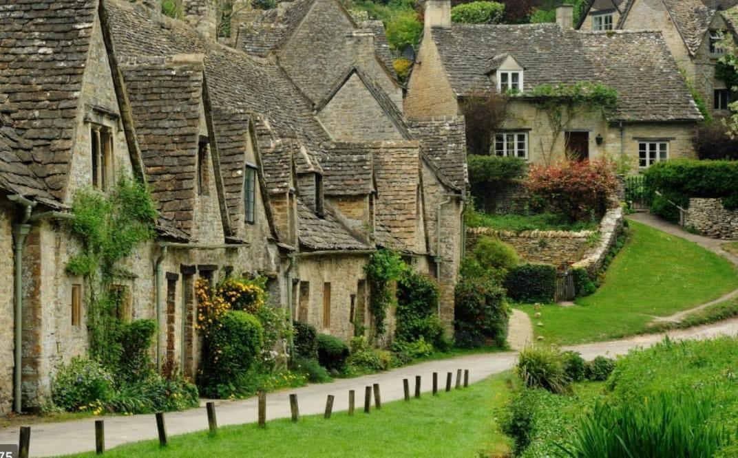 Large Stylish Luxury Cotswold Cottage - Ideal For Families, W/ Ev Charging 安多弗斯福德 外观 照片
