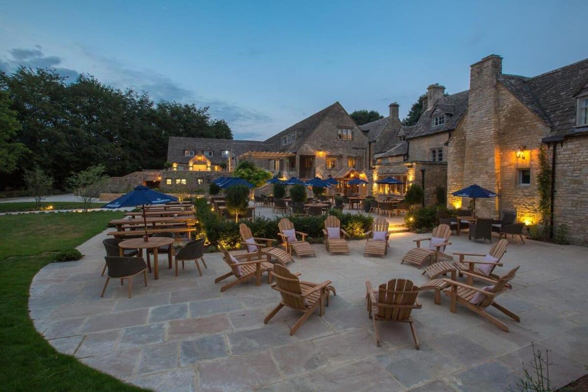 Large Stylish Luxury Cotswold Cottage - Ideal For Families, W/ Ev Charging 安多弗斯福德 外观 照片
