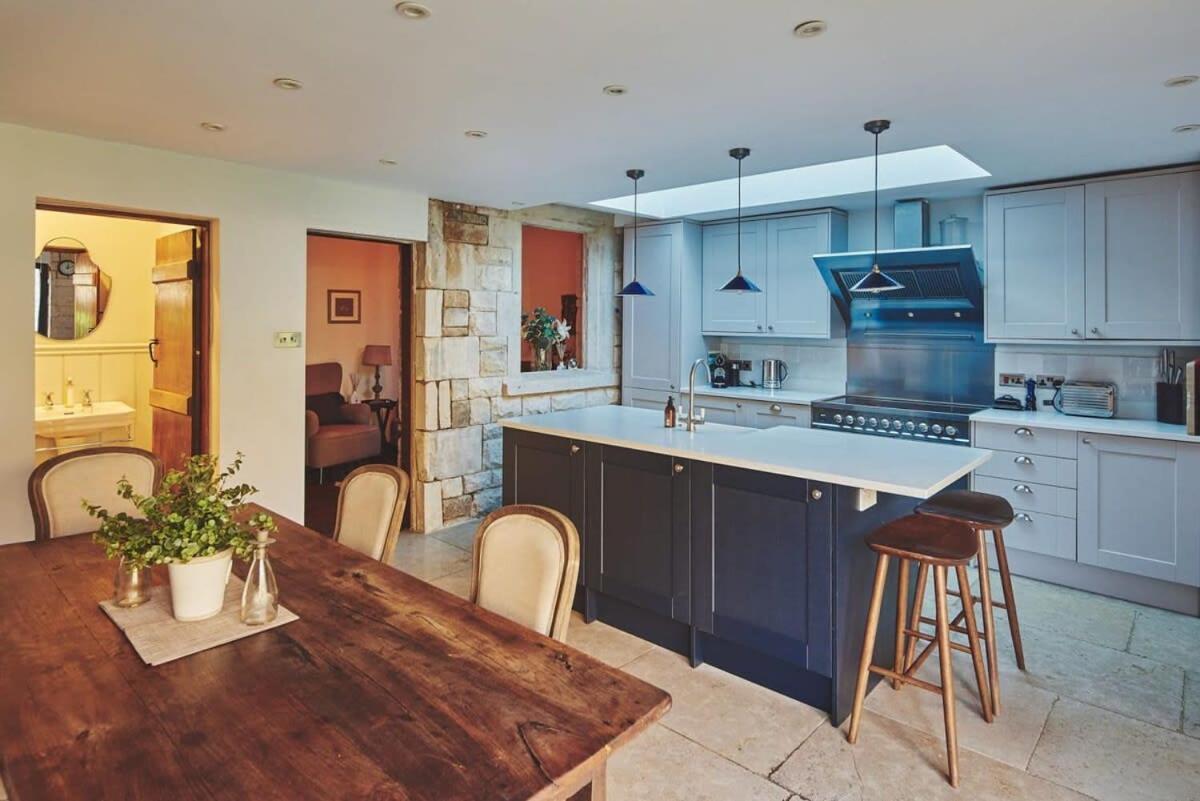 Large Stylish Luxury Cotswold Cottage - Ideal For Families, W/ Ev Charging 安多弗斯福德 外观 照片