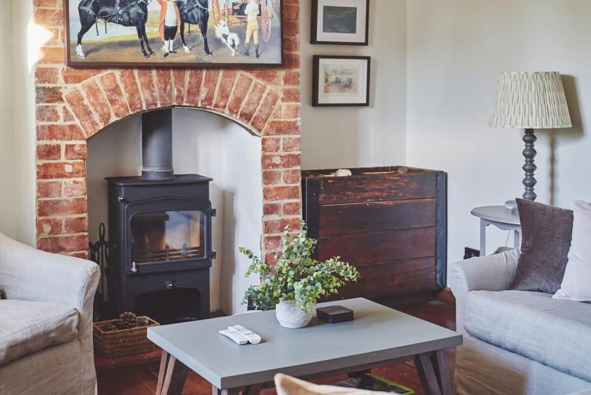 Large Stylish Luxury Cotswold Cottage - Ideal For Families, W/ Ev Charging 安多弗斯福德 外观 照片