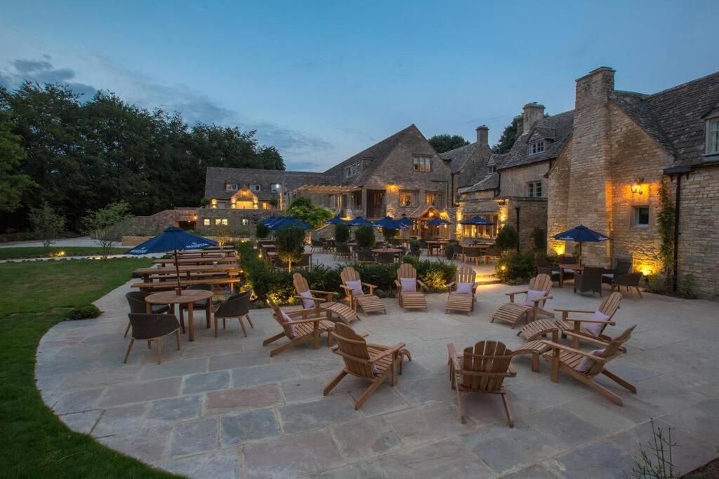Large Stylish Luxury Cotswold Cottage - Ideal For Families, W/ Ev Charging 安多弗斯福德 外观 照片