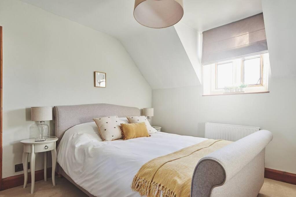 Large Stylish Luxury Cotswold Cottage - Ideal For Families, W/ Ev Charging 安多弗斯福德 外观 照片